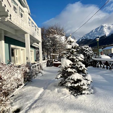 Hotel Campanilla Ushuaia Exterior photo