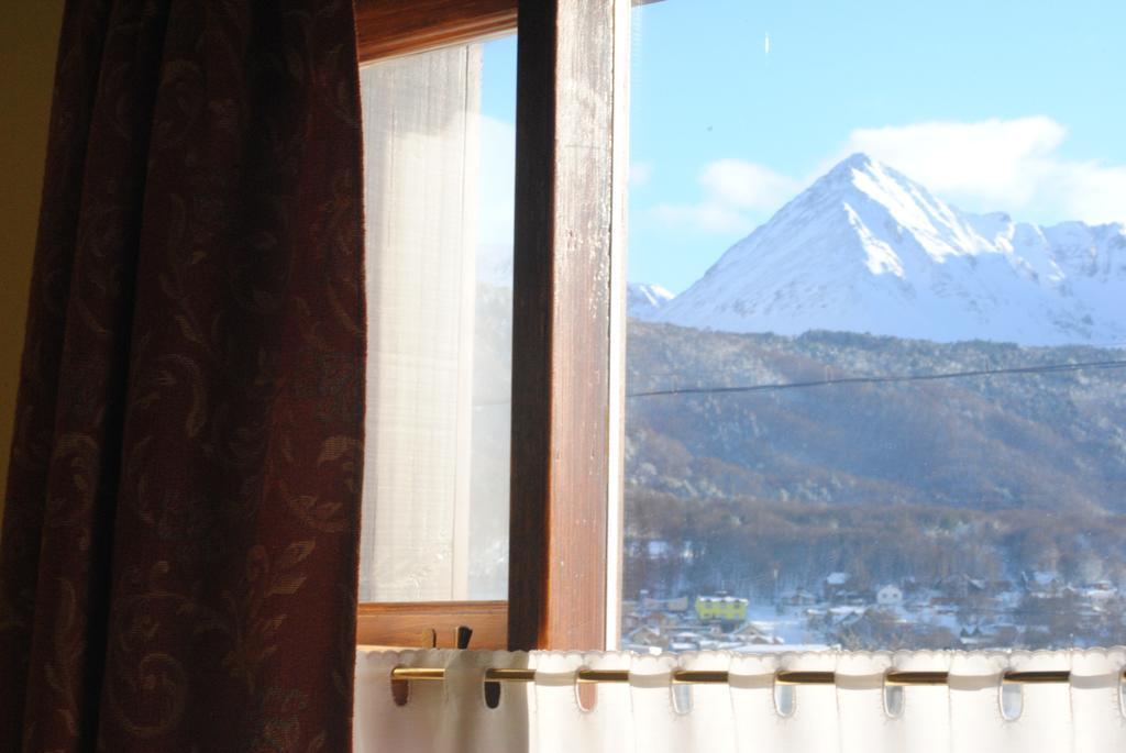 Hotel Campanilla Ushuaia Exterior photo